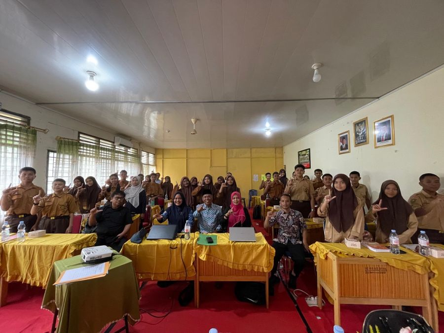 Pelatihan Jurnalistik Tingkat Dasar Digelar di SMPN 16 Pekanbaru